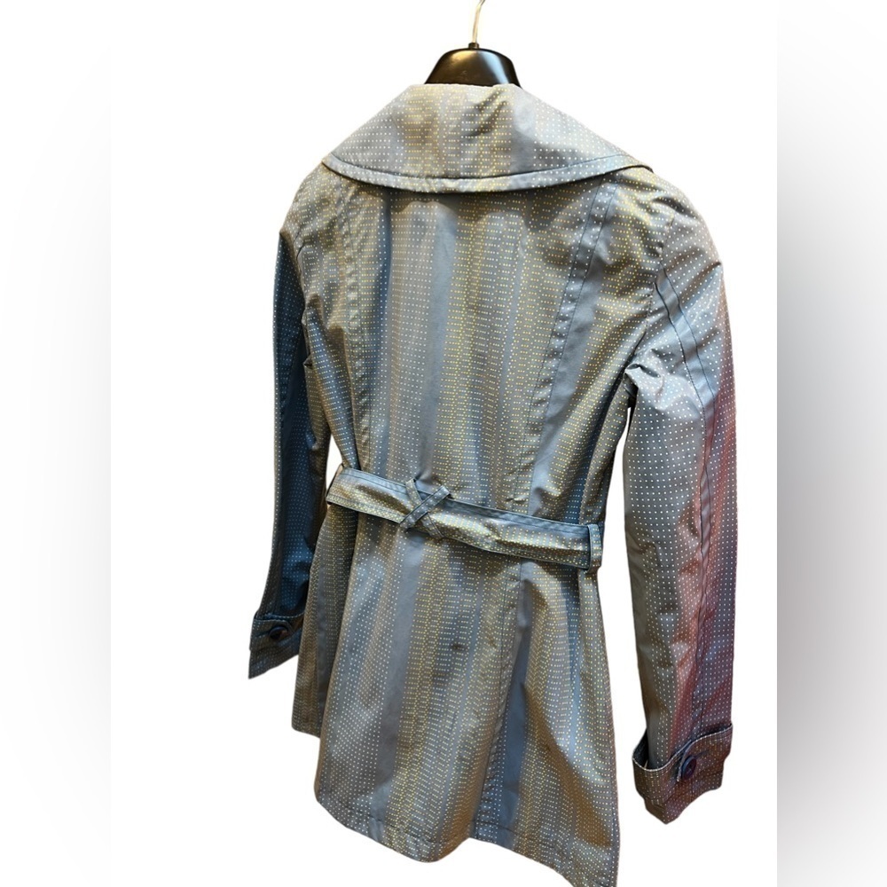 Tulle Women’s Lined blue dotted trench coat in Small - Picture 5 of 15